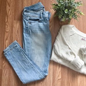 AE || light wash stretch skinny jeans